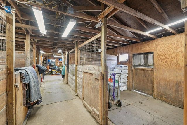 S102W33389 County Road Lo, Mukwonago, WI 53149