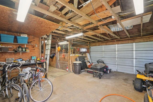 S102W33389 County Road Lo, Mukwonago, WI 53149