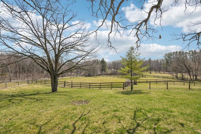 S102W33389 County Road Lo, Mukwonago, WI 53149