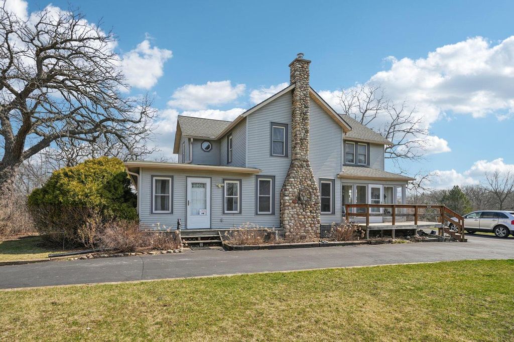 S102W33389 County Road Lo, Mukwonago, WI 53149