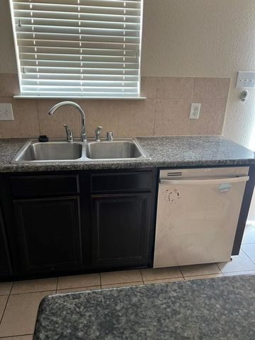 5716 Sapphire Pool Trail, Fort Worth, TX 76244