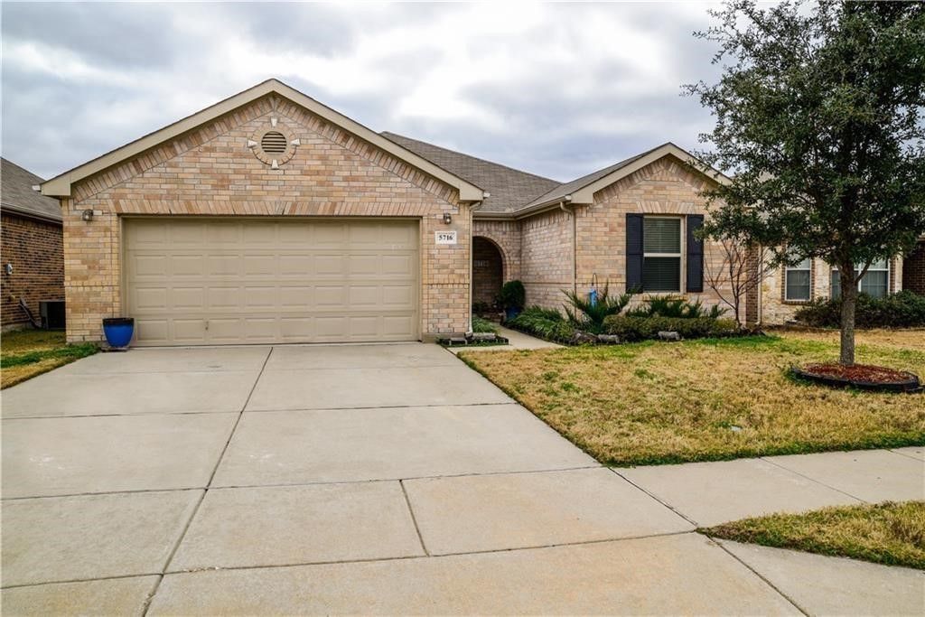 5716 Sapphire Pool Trail, Fort Worth, TX 76244