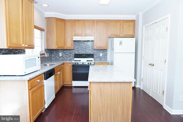 14882 GERANIUM CT, Woodbridge, VA 22193