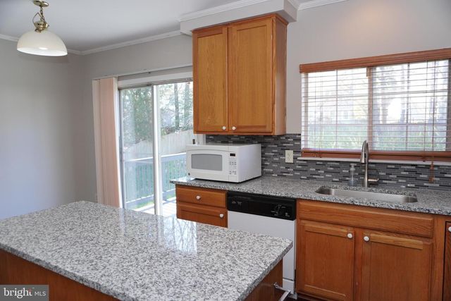 14882 GERANIUM CT, Woodbridge, VA 22193