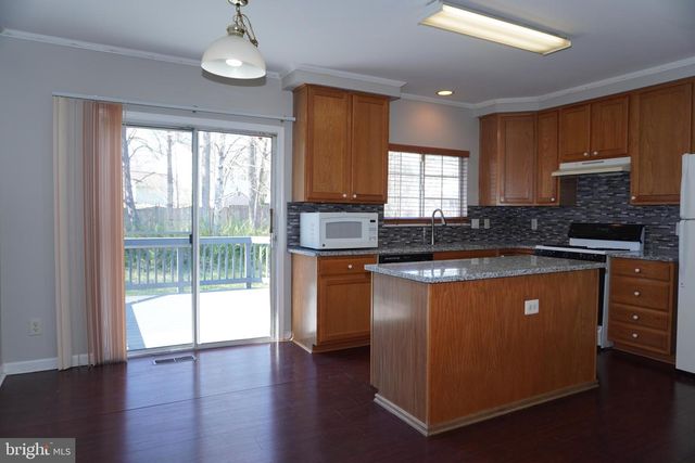 14882 GERANIUM CT, Woodbridge, VA 22193