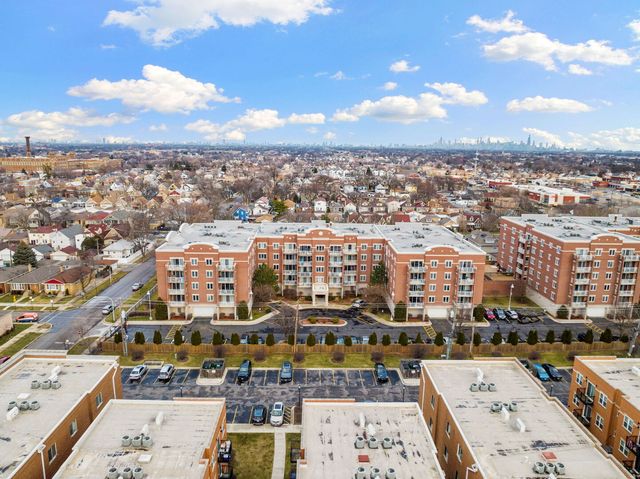 6559 W George Street 309, Chicago, IL 60634