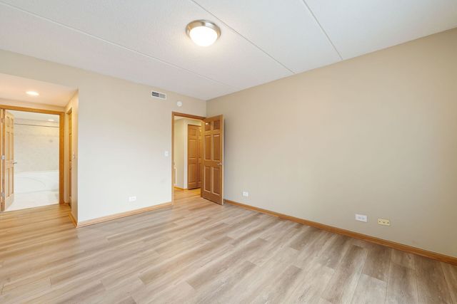 6559 W George Street 309, Chicago, IL 60634