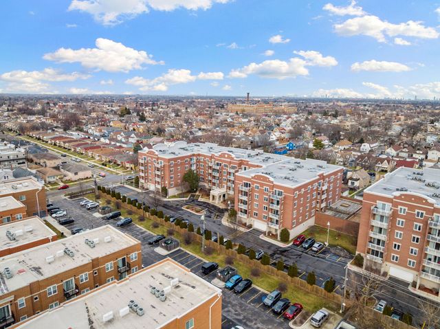 6559 W George Street 309, Chicago, IL 60634