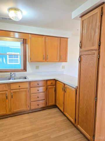 10070 St Rt 132, Pleasant Plain, OH 45162