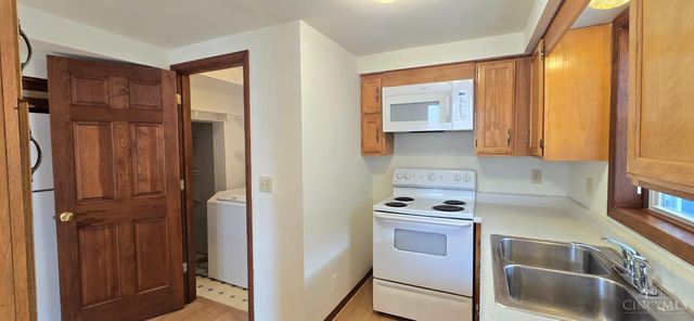 10070 St Rt 132, Pleasant Plain, OH 45162