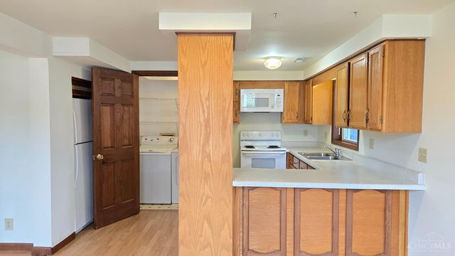 10070 St Rt 132, Pleasant Plain, OH 45162