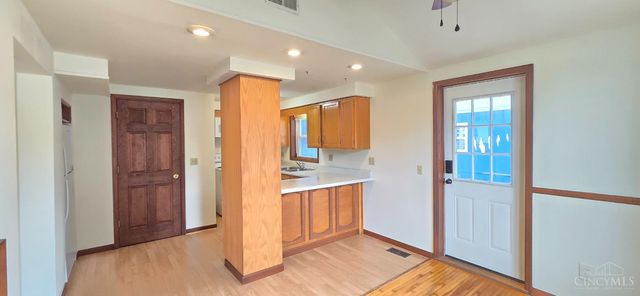 10070 St Rt 132, Pleasant Plain, OH 45162