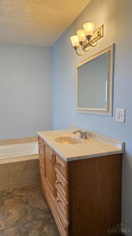 10070 St Rt 132, Pleasant Plain, OH 45162