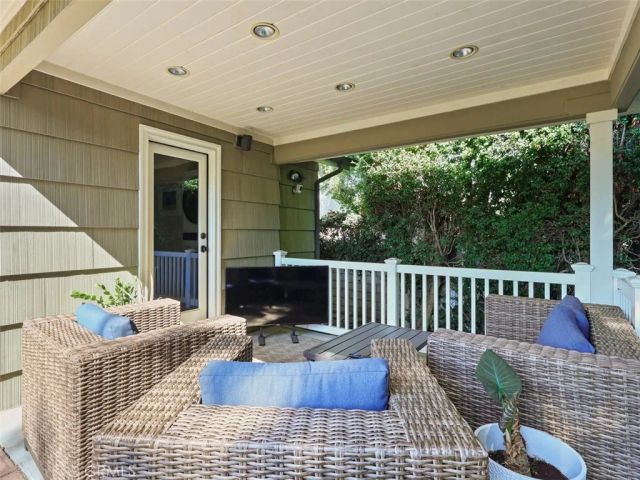 15454 Sutton Street, Sherman Oaks, CA 91403