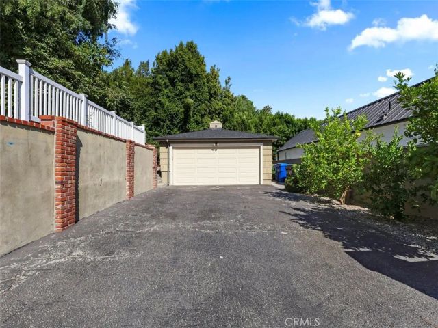 15454 Sutton Street, Sherman Oaks, CA 91403