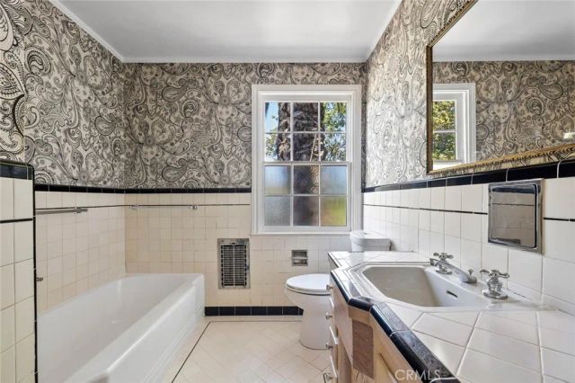 15454 Sutton Street, Sherman Oaks, CA 91403