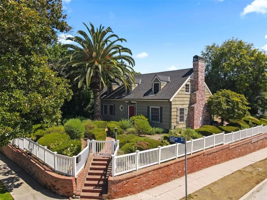 15454 Sutton Street, Sherman Oaks, CA 91403