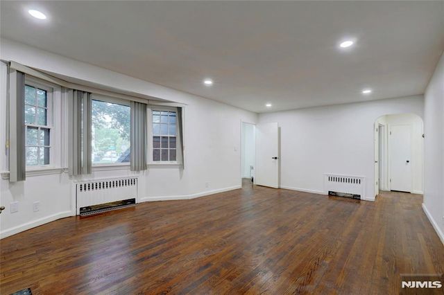 4-21 Saddle River, Fair Lawn, NJ 07410