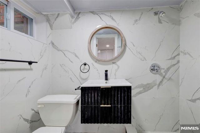 4-21 Saddle River, Fair Lawn, NJ 07410