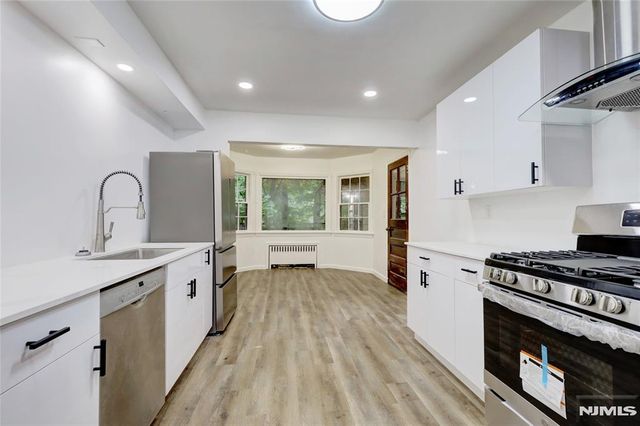 4-21 Saddle River, Fair Lawn, NJ 07410