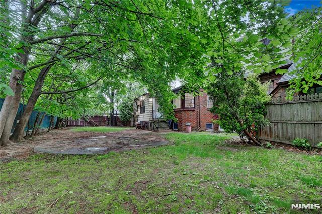 4-21 Saddle River, Fair Lawn, NJ 07410