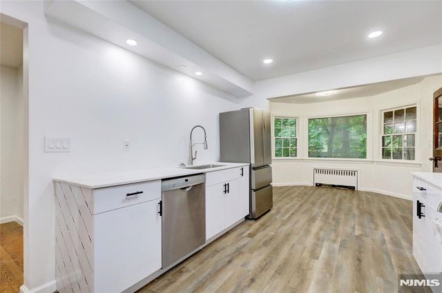 4-21 Saddle River, Fair Lawn, NJ 07410