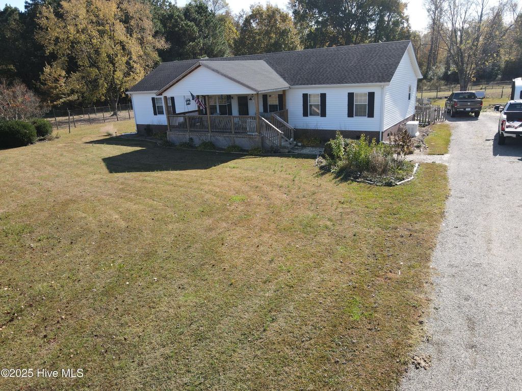 397 Spivey Road, Hobbsville, NC 27946