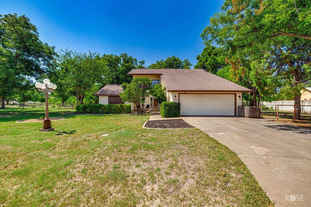 Image 4 of property listing at 1581 Becker Lane, San Angelo, TX 76904