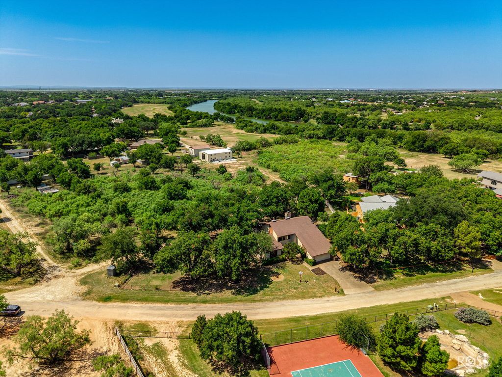 Image 51 of property listing at 1581 Becker Lane, San Angelo, TX 76904
