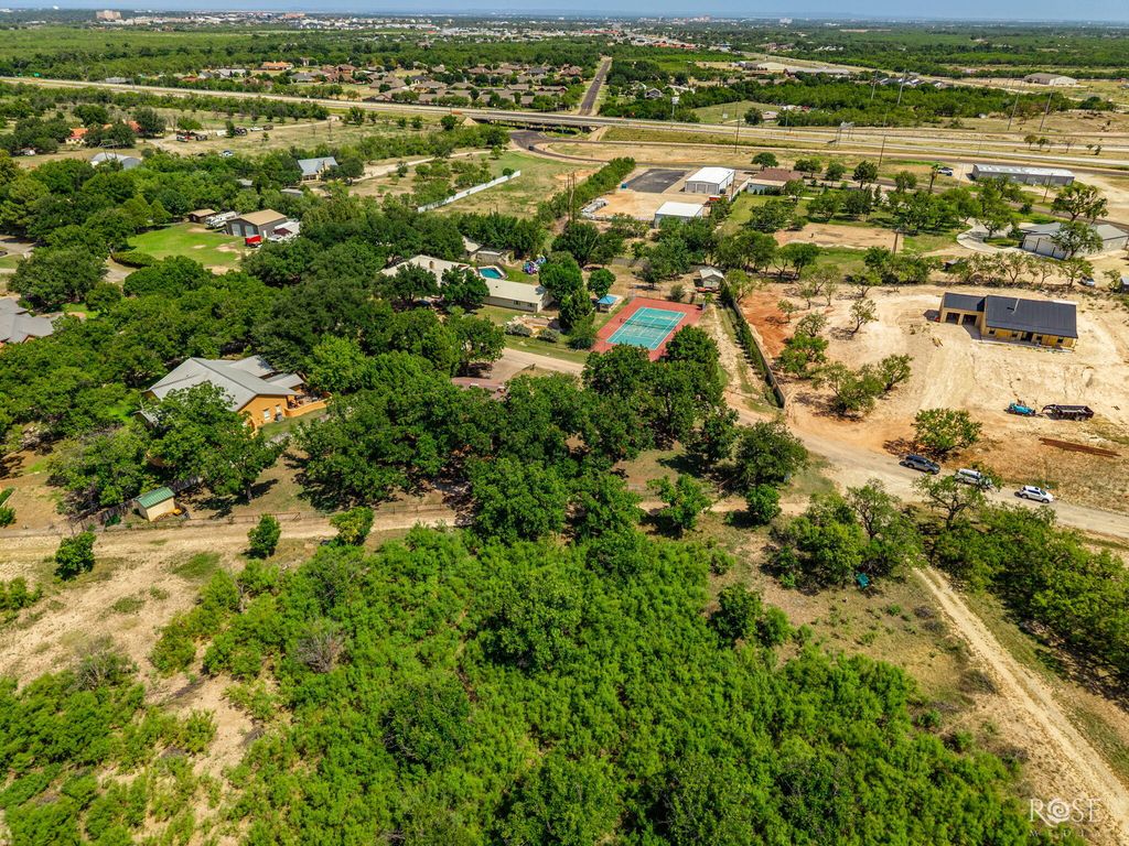 Image 59 of property listing at 1581 Becker Lane, San Angelo, TX 76904