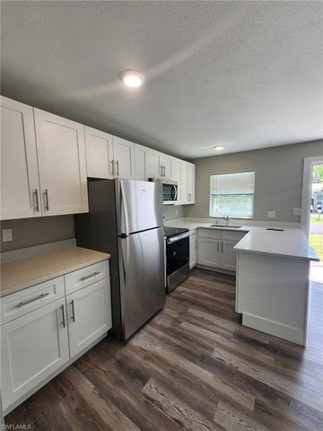 1119 6th WAY, North Fort Myers, FL 33903