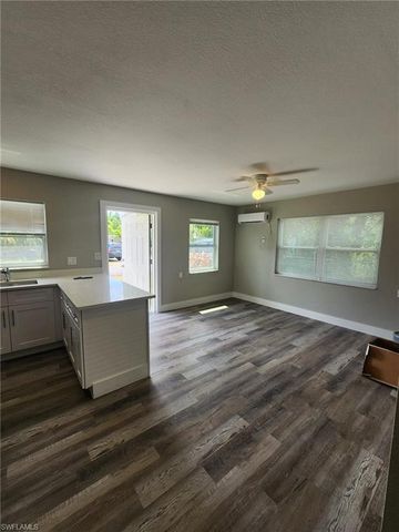 1119 6th WAY, North Fort Myers, FL 33903