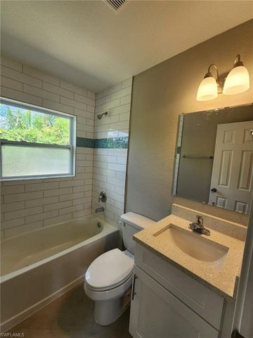 1119 6th WAY, North Fort Myers, FL 33903