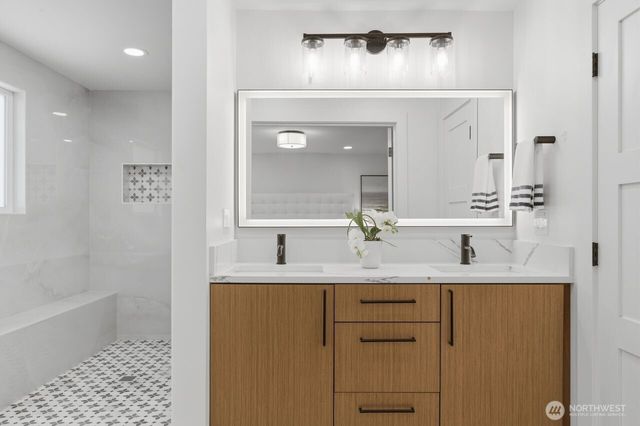 1529 172nd Place NE, Bellevue, WA 98008