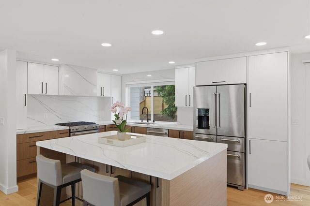 1529 172nd Place NE, Bellevue, WA 98008