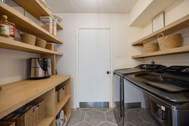 3711 Moss Tree Road, Houston, TX 77043