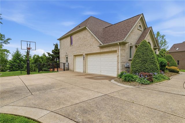 4200 MUIRFIELD CIRCLE, Collier Twp, PA 15142