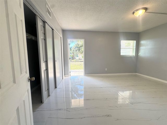 3000 NW 43rd Terrace 106, Lauderdale Lakes, FL 33313