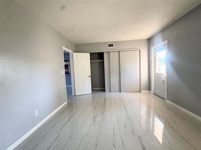 3000 NW 43rd Terrace 106, Lauderdale Lakes, FL 33313