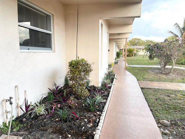 3000 NW 43rd Terrace 106, Lauderdale Lakes, FL 33313