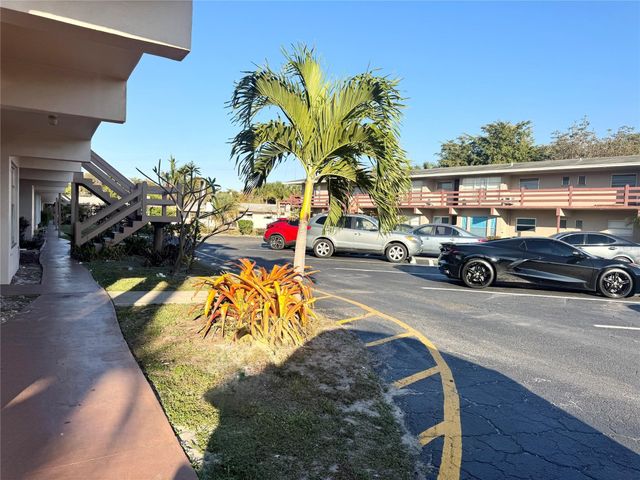 3000 NW 43rd Terrace 106, Lauderdale Lakes, FL 33313