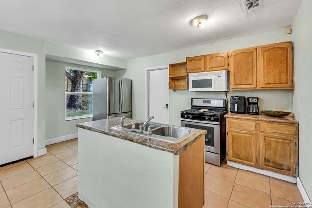 458 Scates Dr, San Antonio, TX 78227