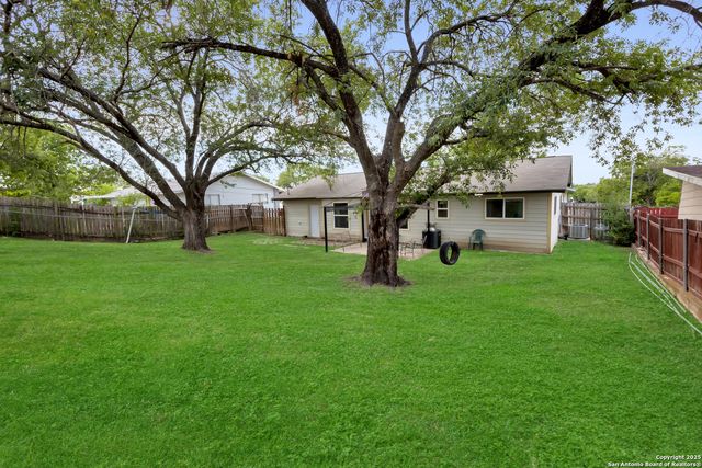458 Scates Dr, San Antonio, TX 78227