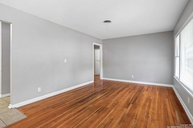 342 Leming, San Antonio, TX 78201