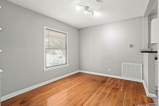 342 Leming, San Antonio, TX 78201