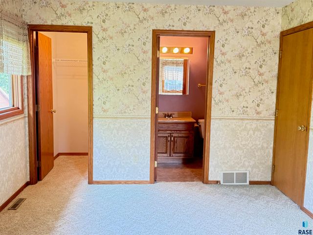 4712 E Hanna Cir Circle, Sioux Falls, SD 57110