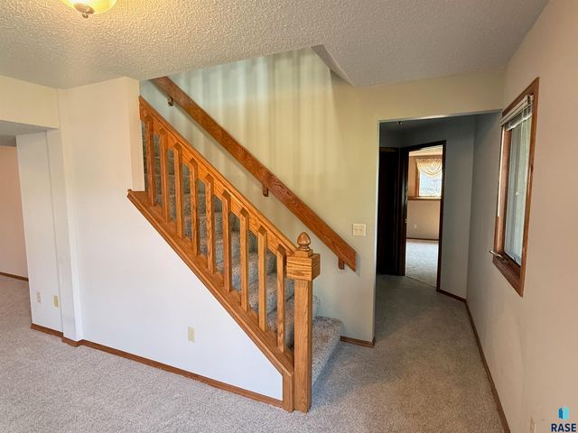 4712 E Hanna Cir Circle, Sioux Falls, SD 57110