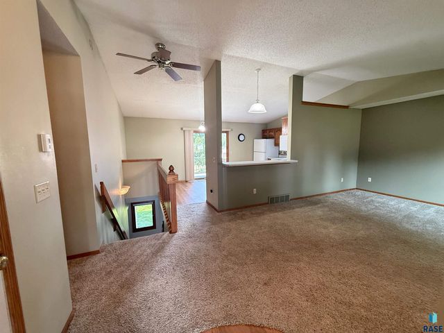 4712 E Hanna Cir Circle, Sioux Falls, SD 57110
