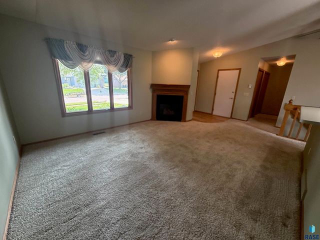 4712 E Hanna Cir Circle, Sioux Falls, SD 57110