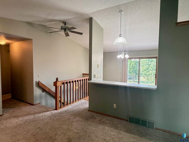 4712 E Hanna Cir Circle, Sioux Falls, SD 57110